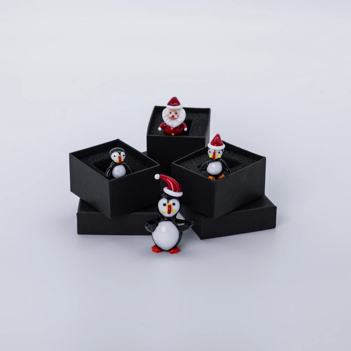Glass Figurine Puffin With Christmas Hat (Large) - Minjagripir.is