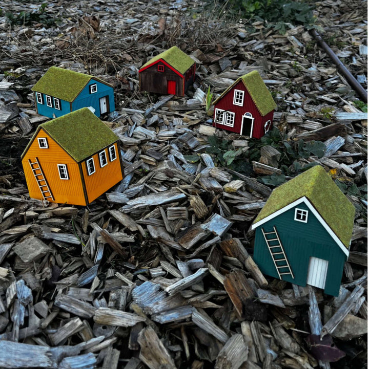 Hand-made Wooden House Iceland - The Lonely House Design