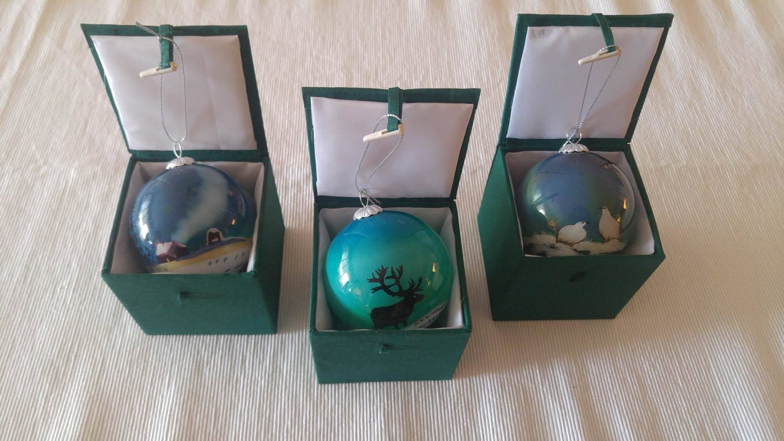 Handpainted Icelandic Glass Bauble - Gæfumunir