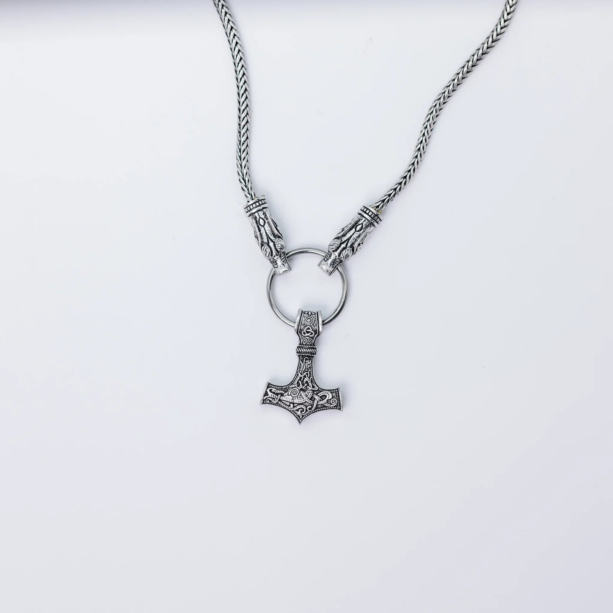 Necklace Hanging On Wall - Minjagripir.is