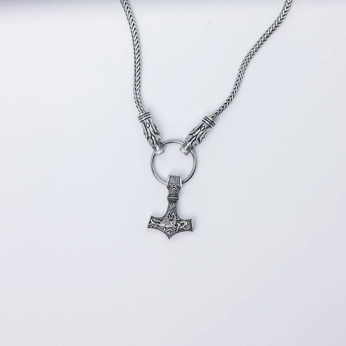 Necklace Hanging On Wall - Minjagripir.is