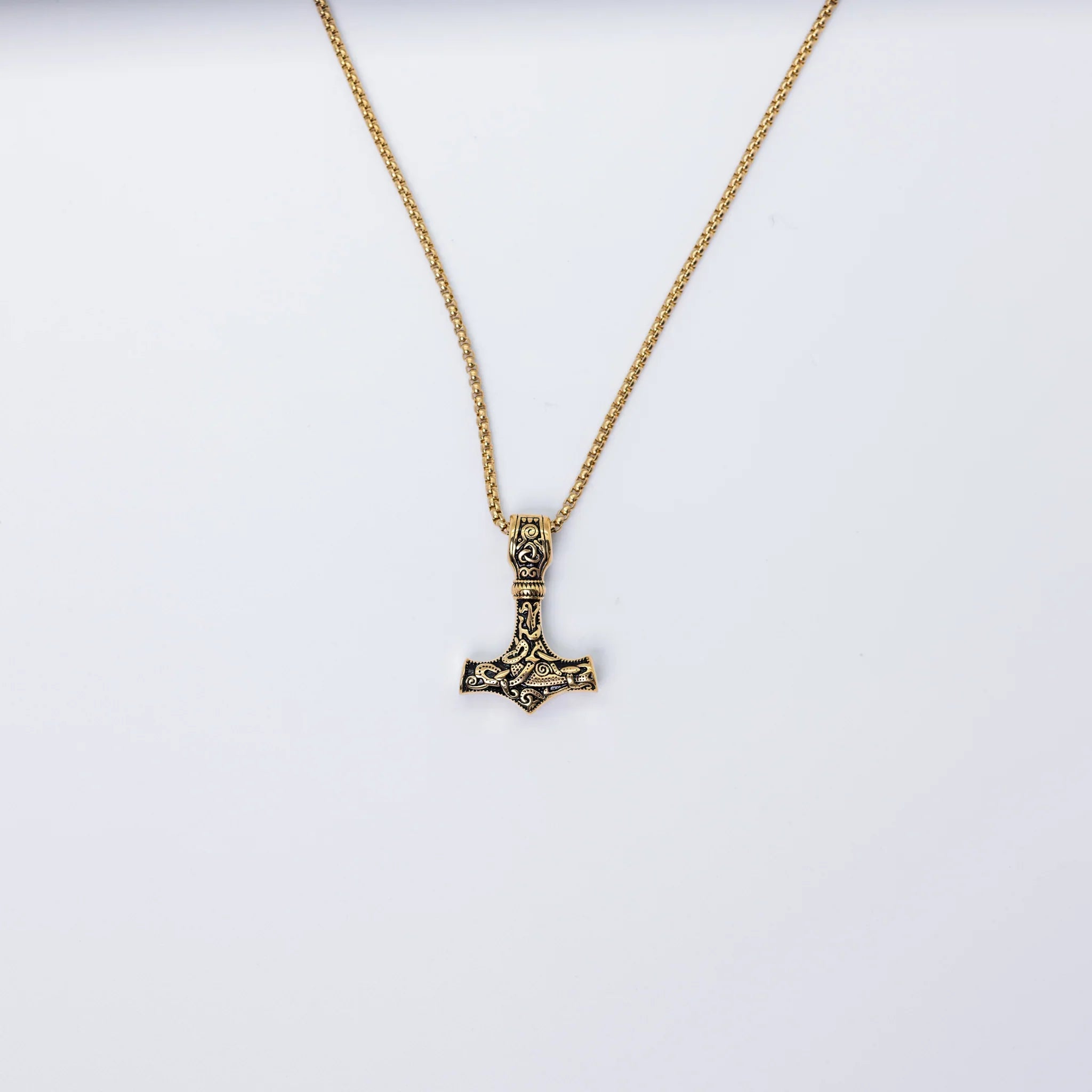 Necklace Hanging On Wall - Minjagripir.is