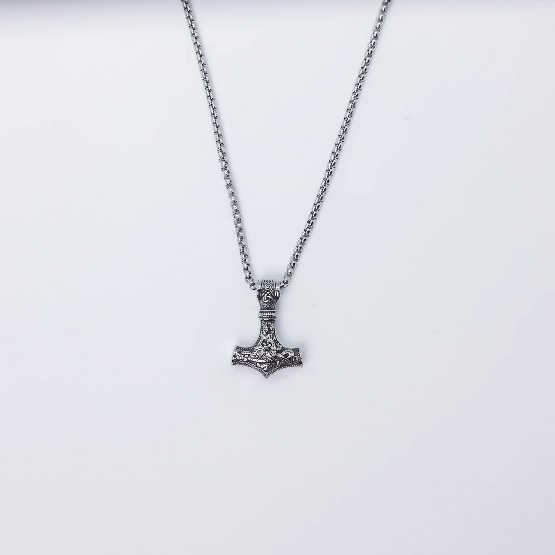 Necklace Hanging On Wall - Minjagripir.is