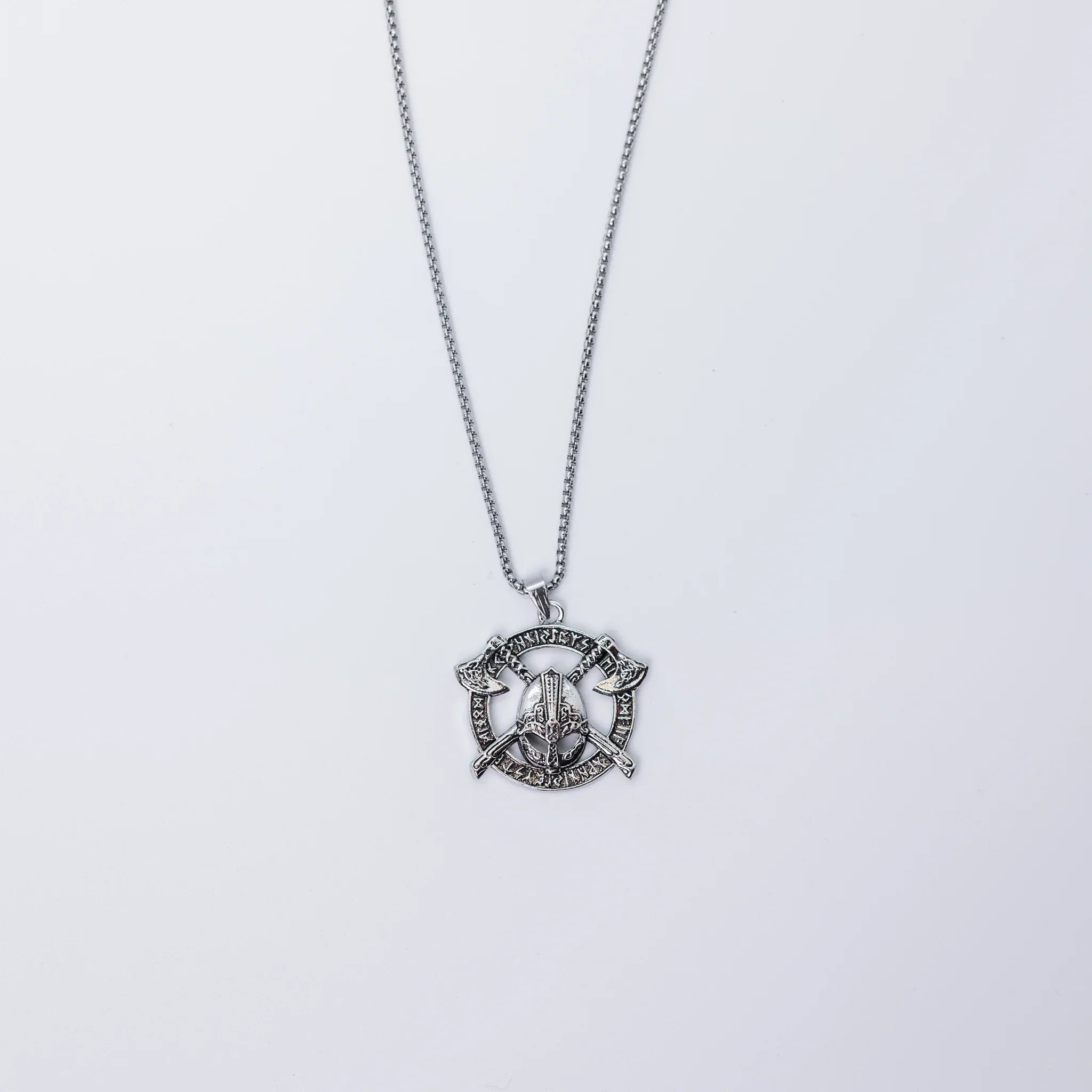 Necklace Hanging On Wall - Minjagripir.is